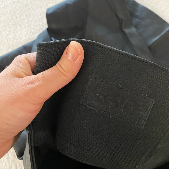 100% black leggings - Picture 3 of 5